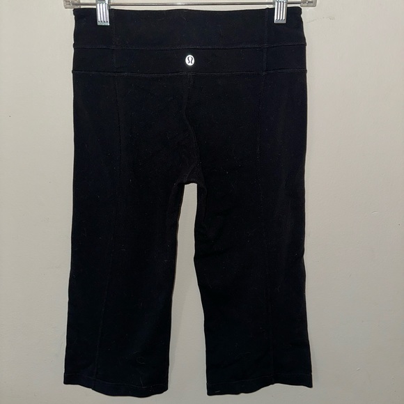 Lululemon Black 18” Cropped Leggings - Picture 1 of 7